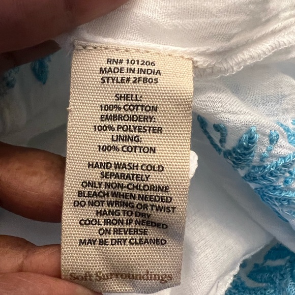 Embroidered cotton dress - Picture 8 of 8